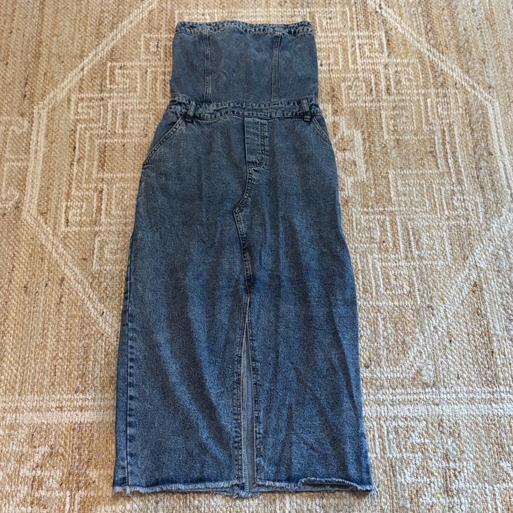 Bailey Rose Strapless Denim Dress size medium and large NWOT